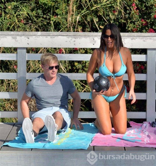 Claudia Romani yine rahat durmadı!
