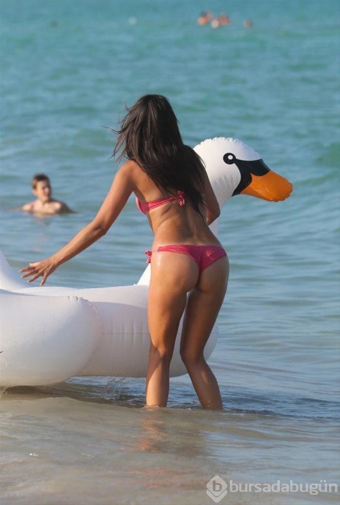 Claudia Romani yine rahat durmadı!