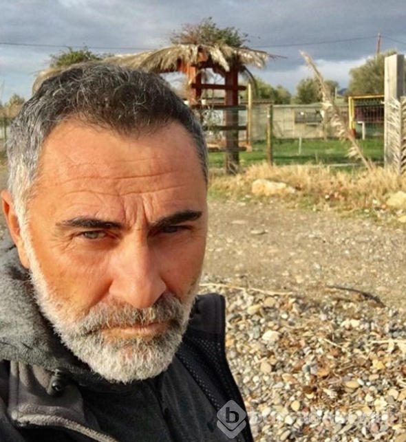 Eskiden villada yaşardı şimdi Ege'de bir köyde...