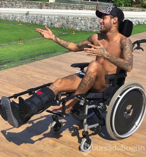 Neymar kırık ayağıyla öyle birşey yaptı ki! 
