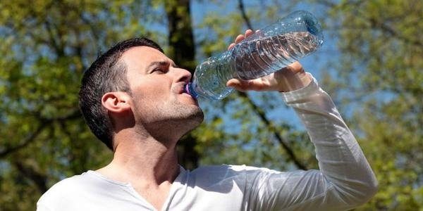 Gereğinden fazla su içmek metabolizmayı...