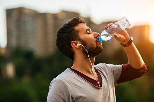 Gereğinden fazla su içmek metabolizmayı...