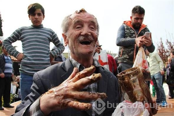 Mesir macunu almak isteyen amcaya öyle birşey oldu ki! 