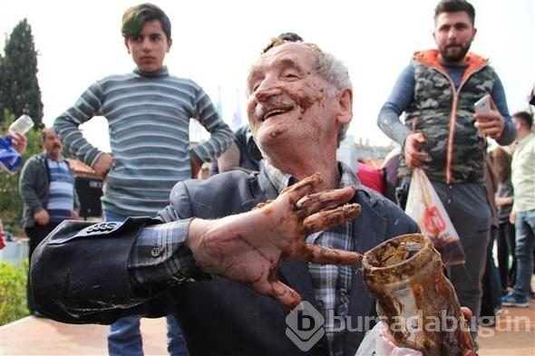 Mesir macunu almak isteyen amcaya öyle birşey oldu ki! 