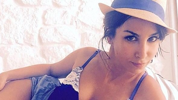 Türk oyuncunun çıplak fotoğrafları çalındı! 