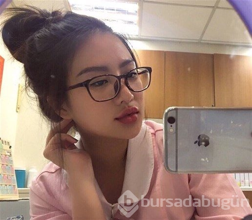 Dünyanın en seksi hemşiresi fenomen oldu!
