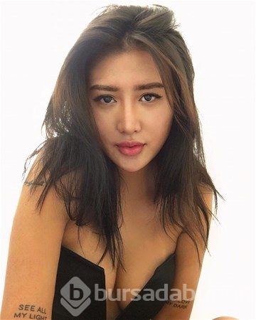 Dünyanın en seksi hemşiresi fenomen oldu!
