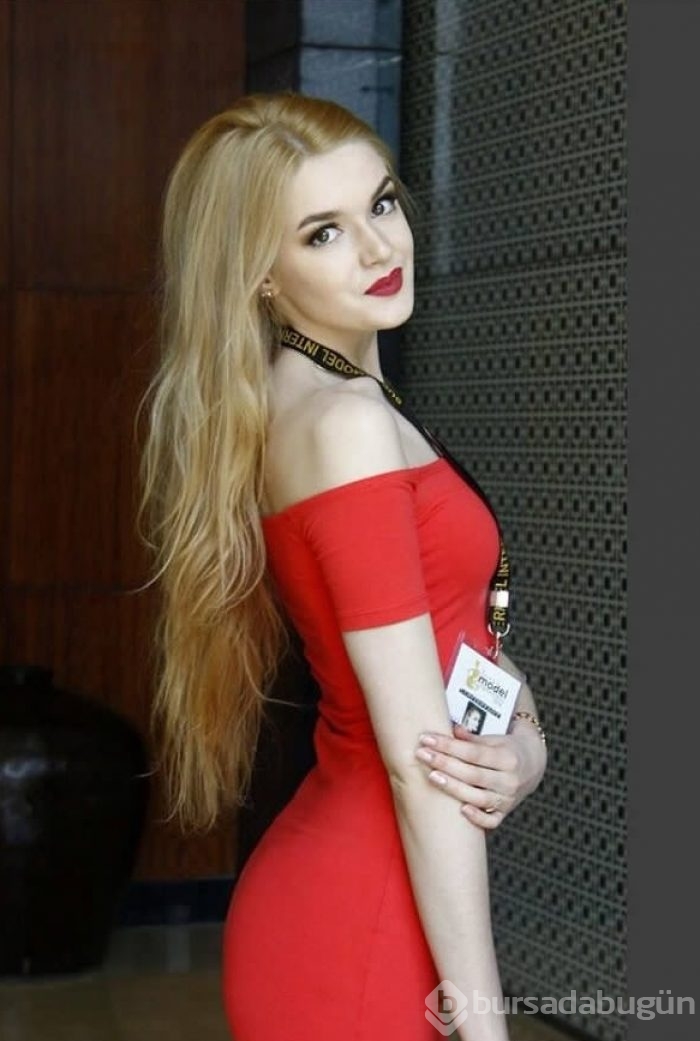 Alisa Manyonok gönüllere smaç bastı