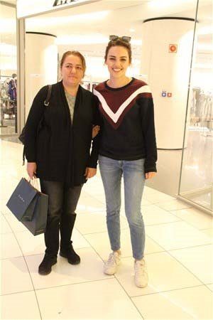 Ünlüler ve anneleri
