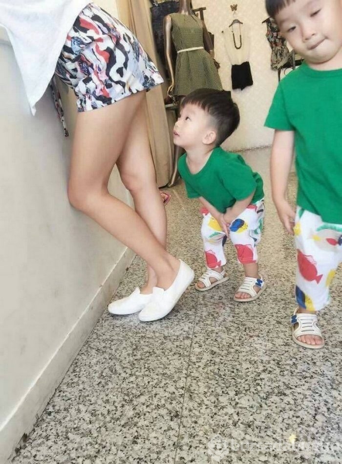 Bu çocuklar nereye bakıyor?