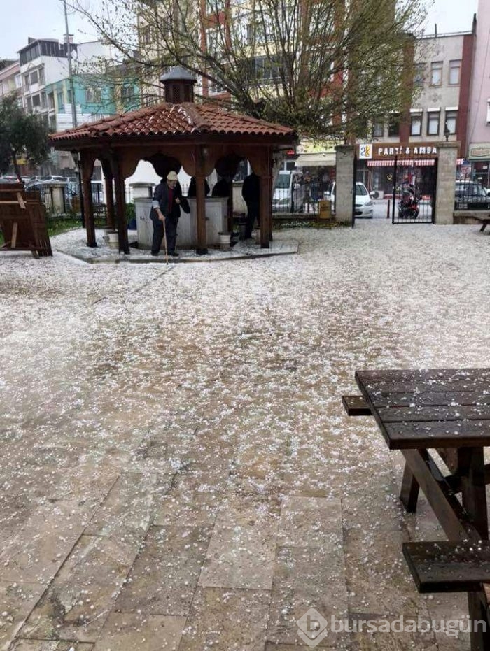 Bursa'da ceviz büyüklüğünde dolu yağdı
