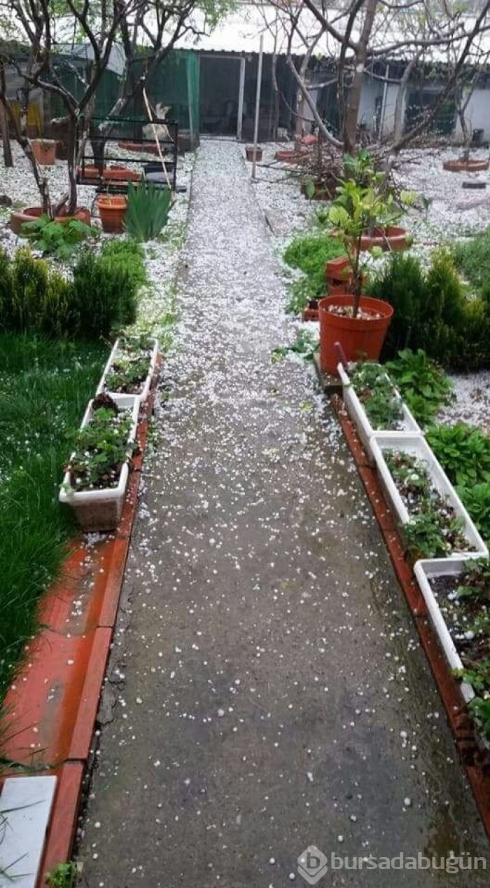 Bursa'da ceviz büyüklüğünde dolu yağdı
