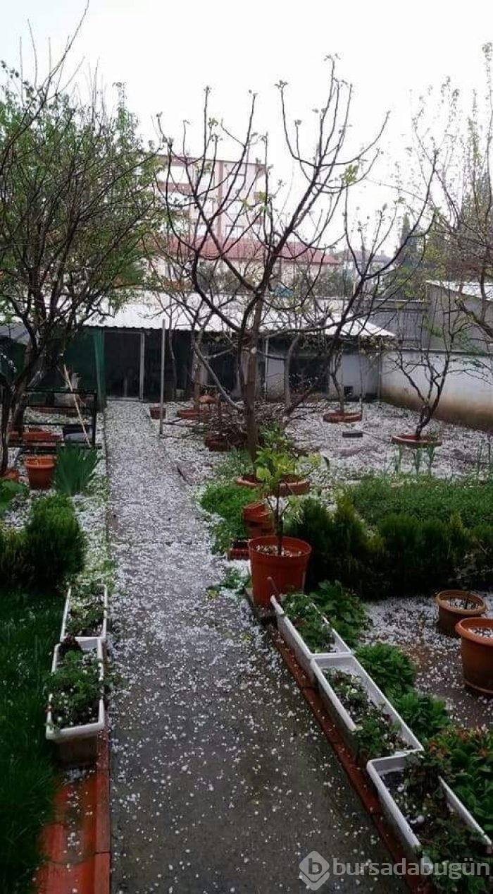 Bursa'da ceviz büyüklüğünde dolu yağdı
