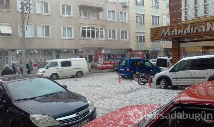 Bursa'da ceviz büyüklüğünde dolu yağdı
