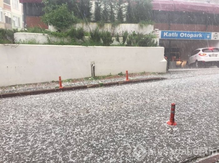 Bursa'da ceviz büyüklüğünde dolu yağdı

