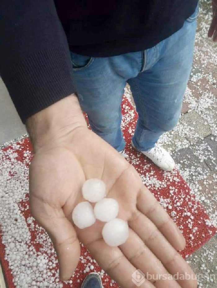 Bursa'da ceviz büyüklüğünde dolu yağdı
