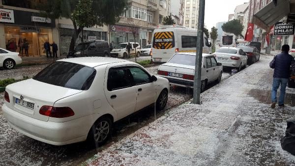 Bursa'da ceviz büyüklüğünde dolu yağdı
