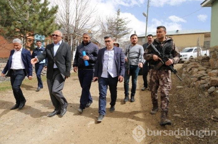 Evini satarak kaz çiftliği kurdu
