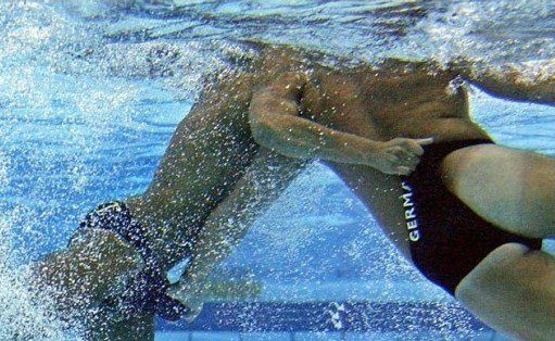 Sporcuların düştükleri komik haller