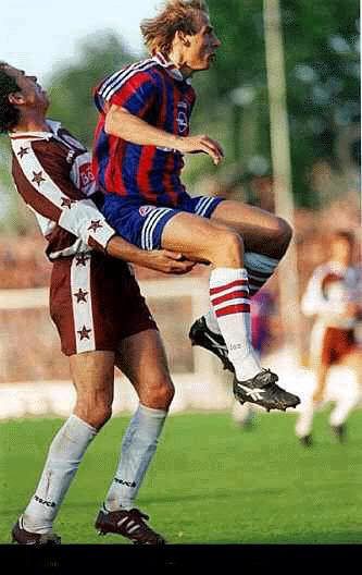 Sporcuların düştükleri komik haller