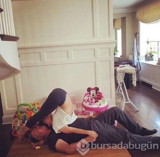 Onun için her yer yoga!
