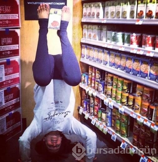 Onun için her yer yoga!
