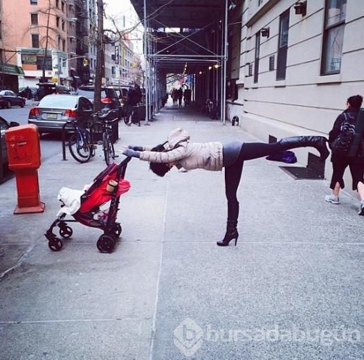 Onun için her yer yoga!
