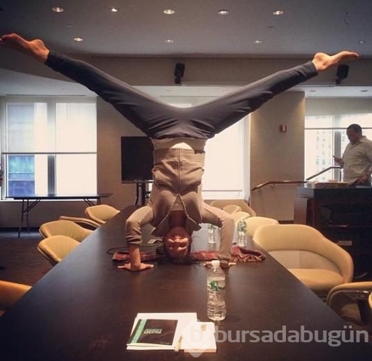 Onun için her yer yoga!
