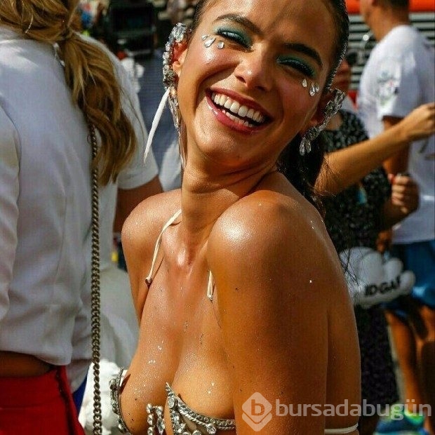 Neymar sevgilisi Bruna Marquezine