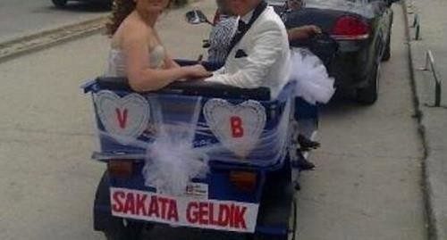 En komik araç yazıları