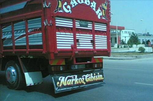 En komik araç yazıları
