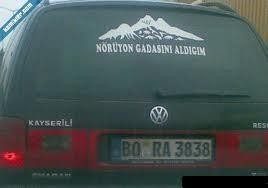 En komik araç yazıları