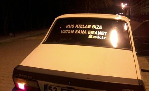 En komik araç yazıları