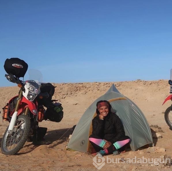 Gezgin çift Afrika'yı motosikletle dolaşıyor