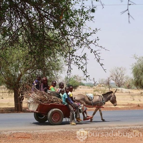 Gezgin çift Afrika'yı motosikletle dolaşıyor
