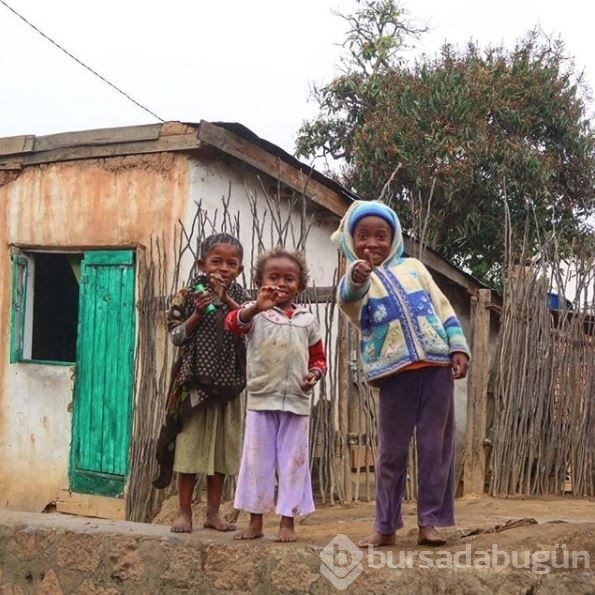 Gezgin çift Afrika'yı motosikletle dolaşıyor