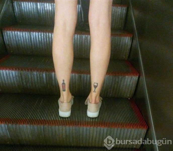 Metroda görüntülenen tuhaf kıyafetli yolcular