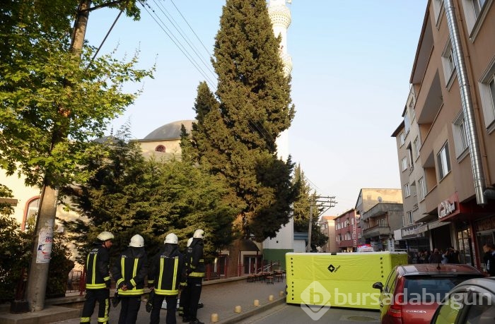 Bursa'da pompalı tüfekle minareye çıktı, ateş açtı