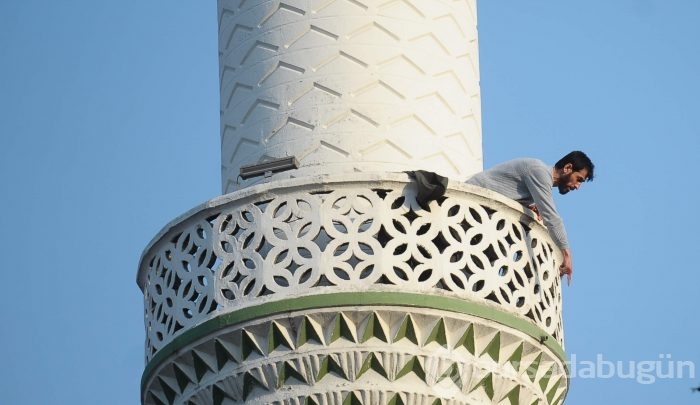 Bursa'da pompalı tüfekle minareye çıktı, ateş açtı