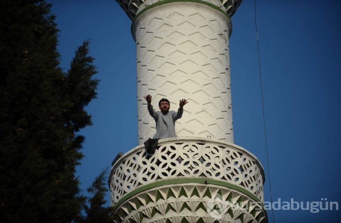 Bursa'da pompalı tüfekle minareye çıktı, ateş açtı