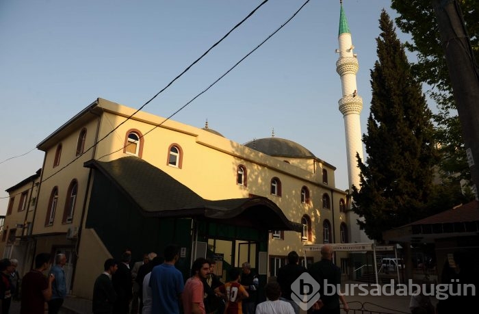 Bursa'da pompalı tüfekle minareye çıktı, ateş açtı