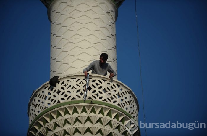 Bursa'da pompalı tüfekle minareye çıktı, ateş açtı