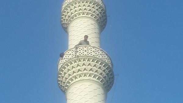 Bursa'da pompalı tüfekle minareye çıktı, ateş açtı