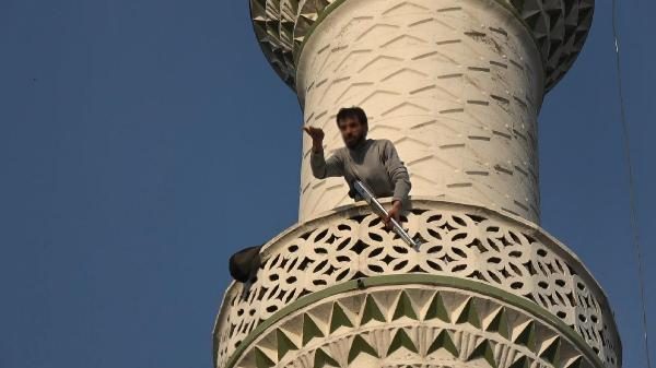 Bursa'da pompalı tüfekle minareye çıktı, ateş açtı