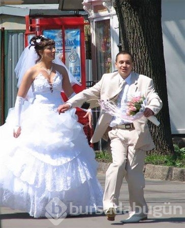 Rusya'dan tuhaf düğün fotoğrafları