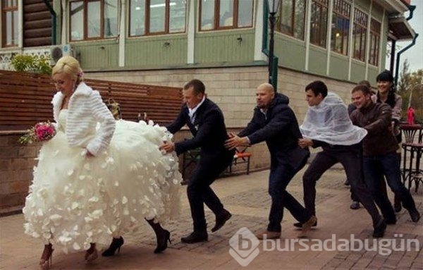 Rusya'dan tuhaf düğün fotoğrafları