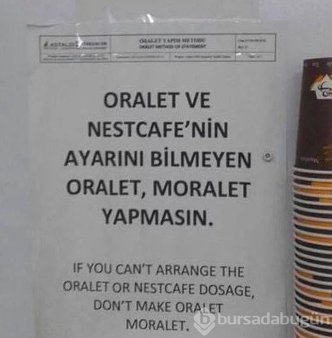 Klişe sorulardan sıkılan insanların önlem için astığı komik tabelalar
