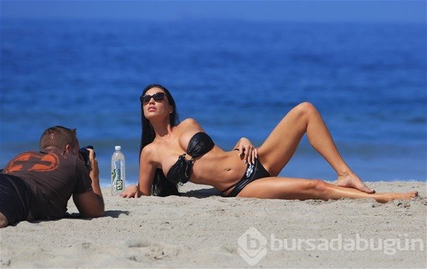 Bikinisiyle göz kamaştırdı!