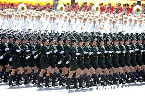 İşte Çin`in kadın askerleri