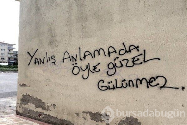 İlginç duvar yazıları